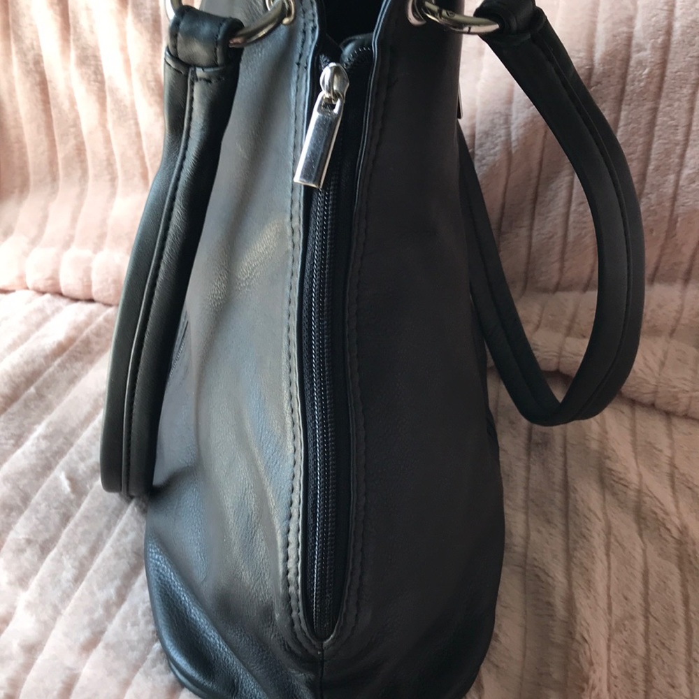 BOUTIQUE OF LEATHER - Picture 4 of 14